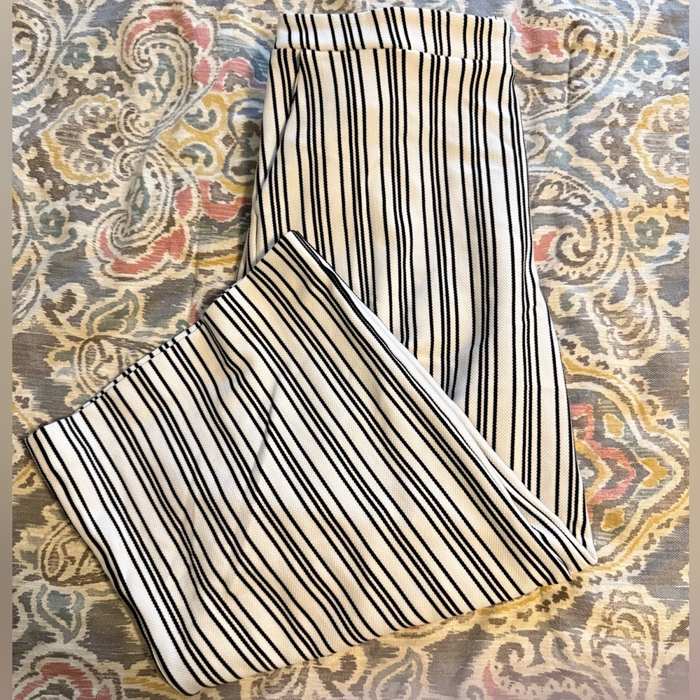 Cato Monochrome Striped Cropped Pants